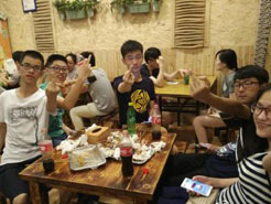 叠彩烧烤加盟,学烧烤技术,开烧烤店多少钱疯狂烤翅加盟